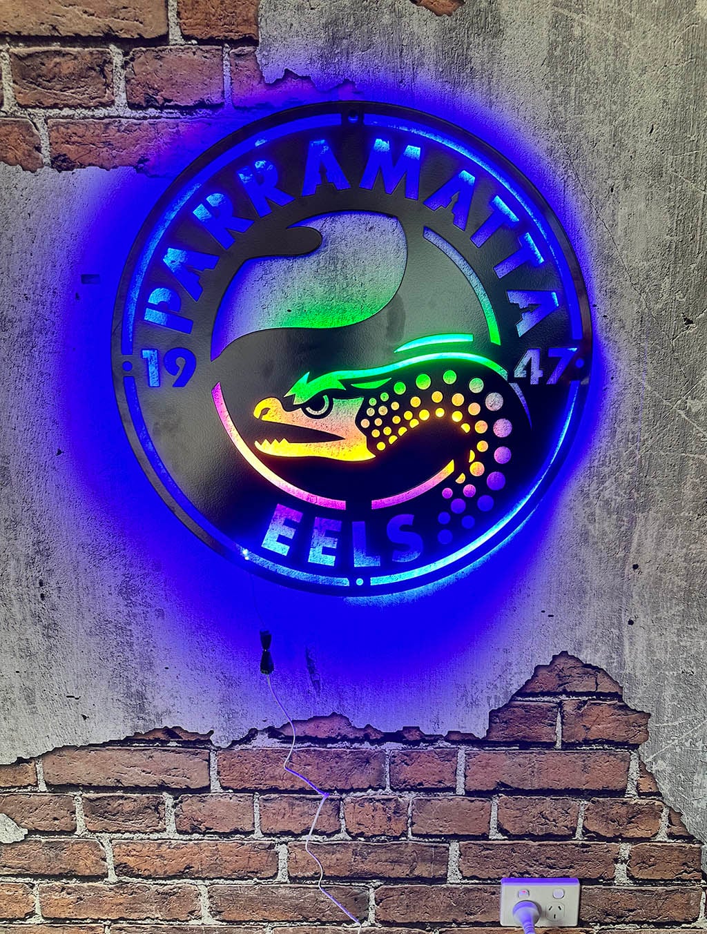 lit steel signs