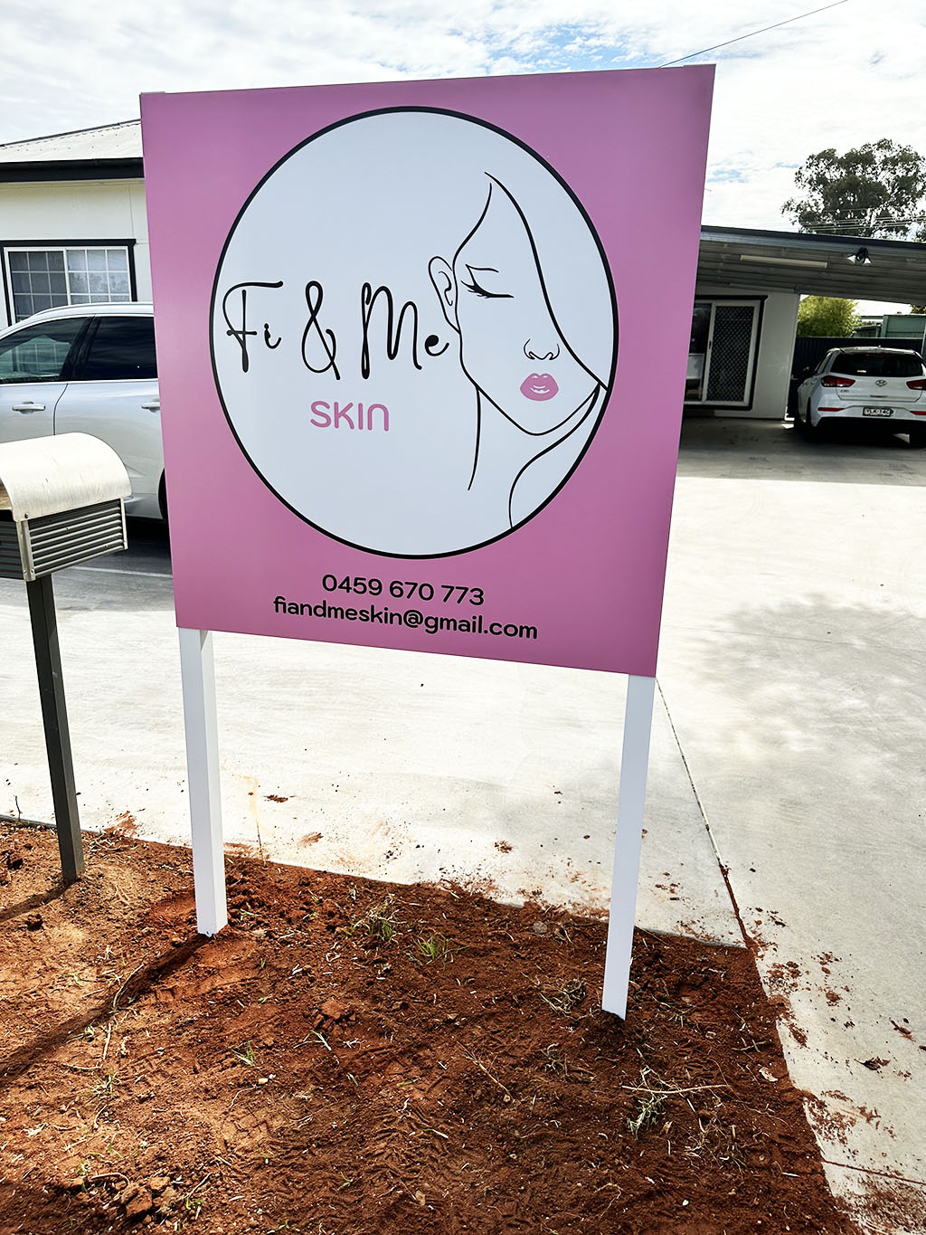 PostPanelSign5 post & panel signs