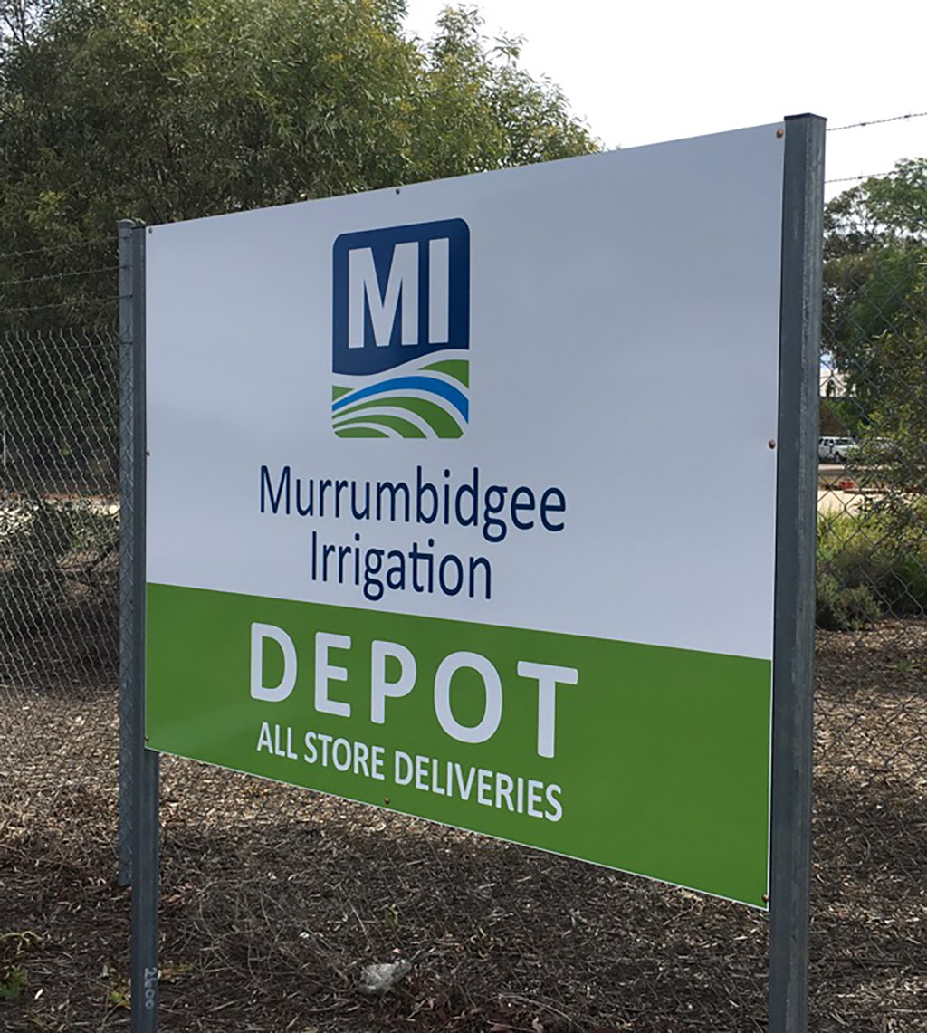 PostPanelSign9 post & panel signs